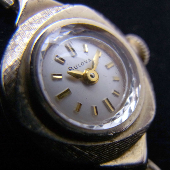 アンティークブローバ(BULOVA)腕時計 レディース 10KYG 無垢　カットガラス